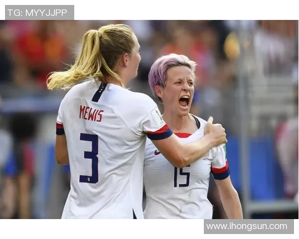 美国女足球星短发形象背后的故事与赛场表现解析 美国女足球星短发形象背后的故事与赛场表现解析