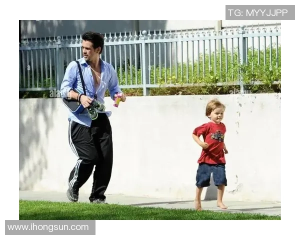 足球巨星们如何在家庭中扮演父亲角色:孩子们眼中的榜样与影响